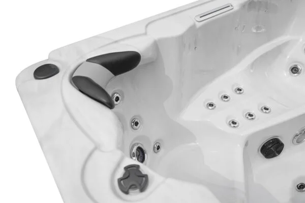 5 vietų masažinė vonia v04 5 vietų masažinė vonia v04